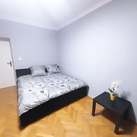 Mieszkanie Na Doby Plac Hallera Daire Varşova Dış mekan fotoğraf