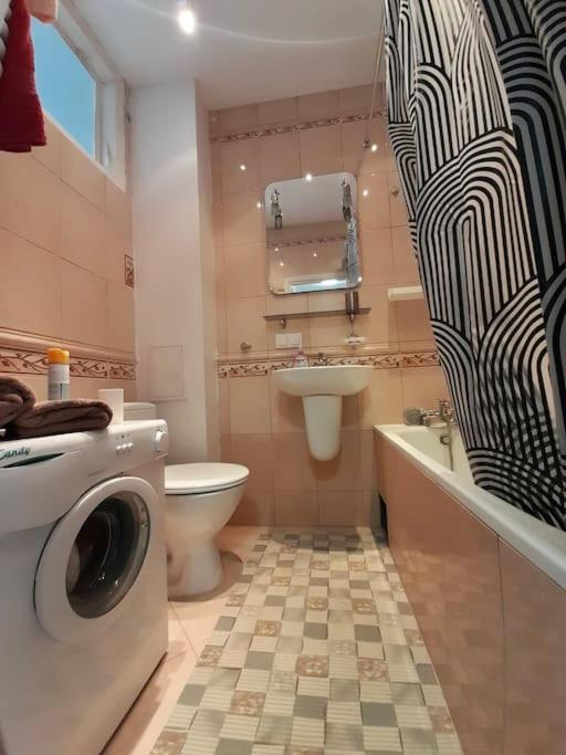 Mieszkanie Na Doby Plac Hallera Daire Varşova Dış mekan fotoğraf