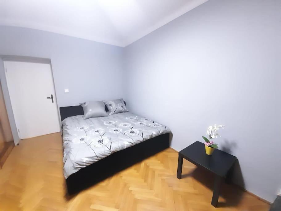 Mieszkanie Na Doby Plac Hallera Daire Varşova Dış mekan fotoğraf